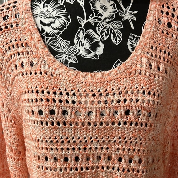 TALBOTS peach, lightweight sweater - Picture 3 of 9